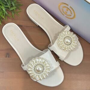 CECELIA NEW YORK Cream Pearl Embellished Sandals